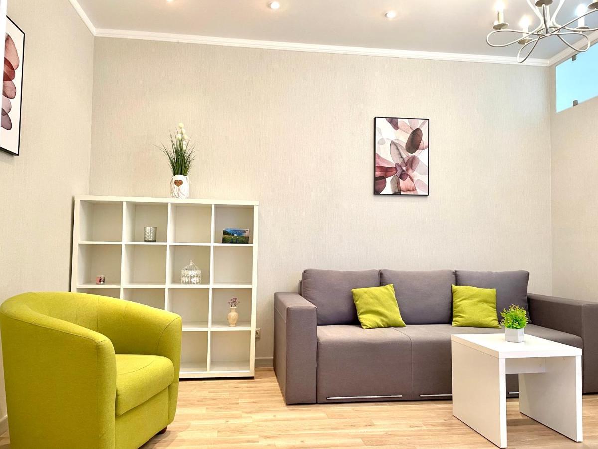Navit Luxury Apartments With Breakfast Near The Railway Station, The City Center And The Park Kyiv Exterior photo